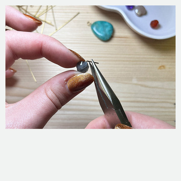 Breloquer une perle : le tuto vidéo