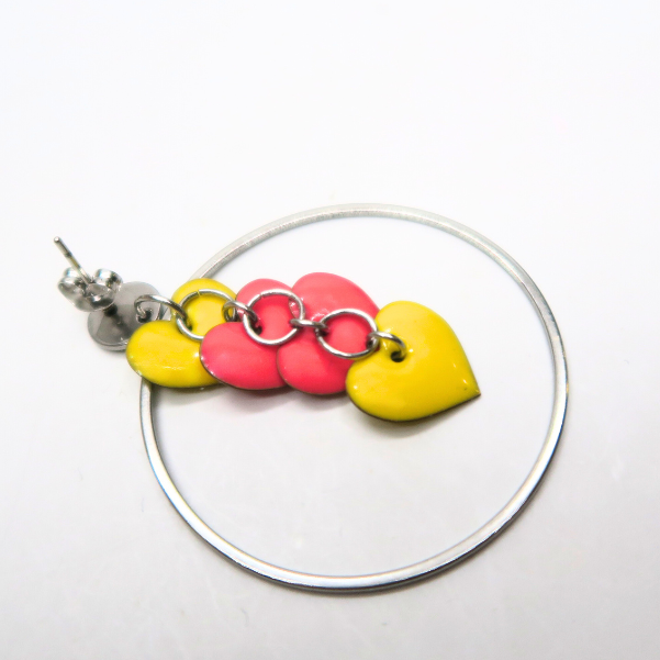 6 sequins effet émaillé coeur jaune