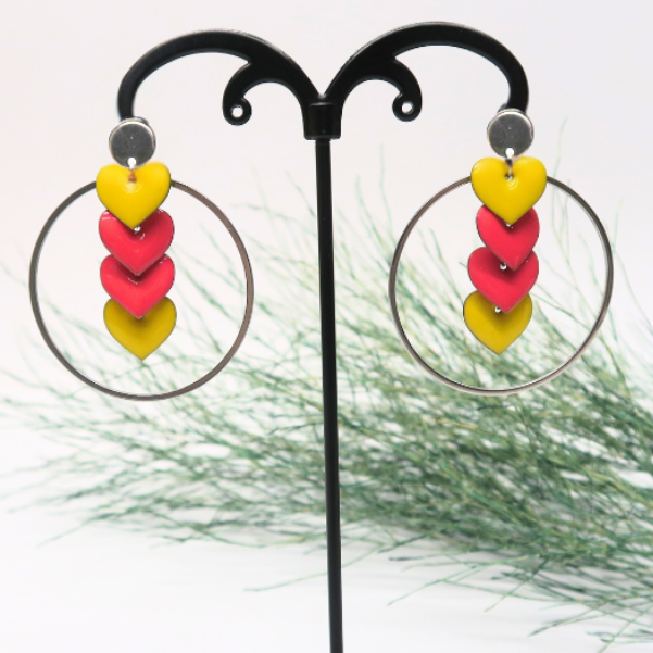 6 sequins effet émaillé coeur jaune