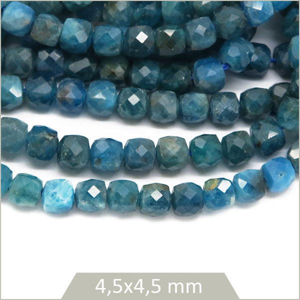 Env. 90 perles cubes facettées en Apatite, 4x4mm env.