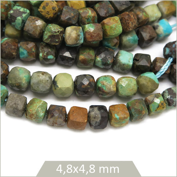Env. 90 perles cubes facettées en Turquoise Africaine, 4x4mm env.