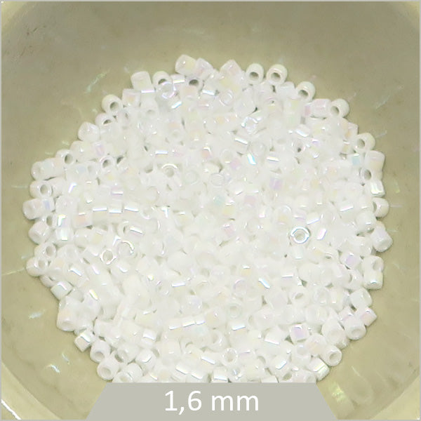 5g de perles Miyuki Delica 11/0, DB0202 blanc irisé