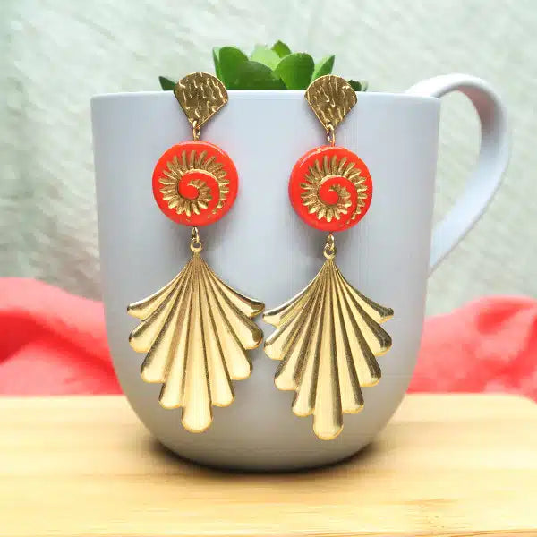 6 breloques petites feuilles art déco en laiton brut