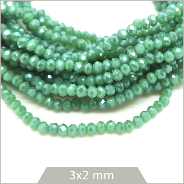 Env. 145 perles de verre donut aquamarine irisé 3x2 mm