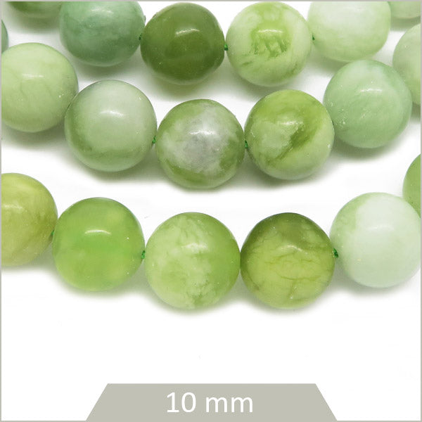 Env. 38 perles rondes en Jade fil d'or, 10 mm