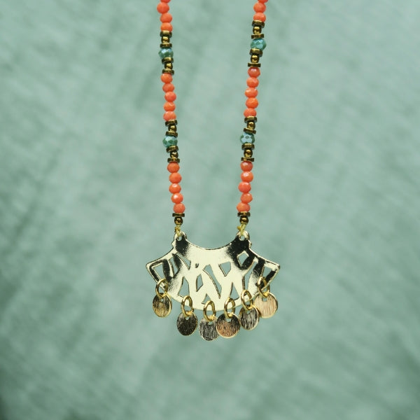 création collier breloque dorée
