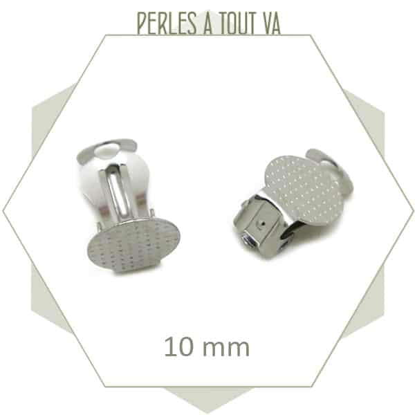 Ensemble collier de perles et clip d'oreilles gris Mid-Century - France Ensemble collier de perles et clip d'oreilles gris Mid-Century - France