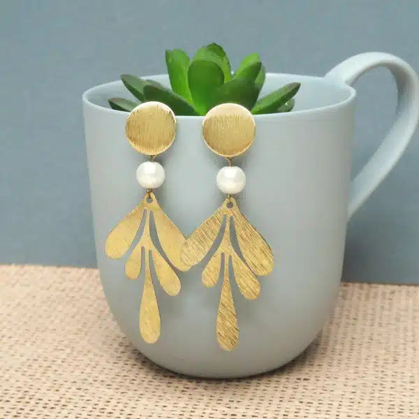 DIY boucles d'oreilles feuilles dorées