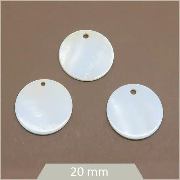 Pendentif en nacre très fin