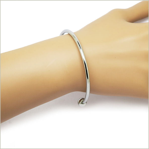 Bracelet ouvert avec perles en acier argenté