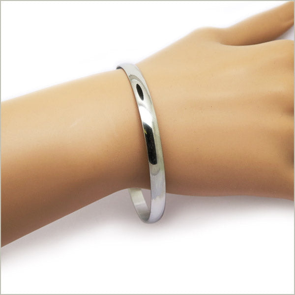 Bracelet uni en acier argenté