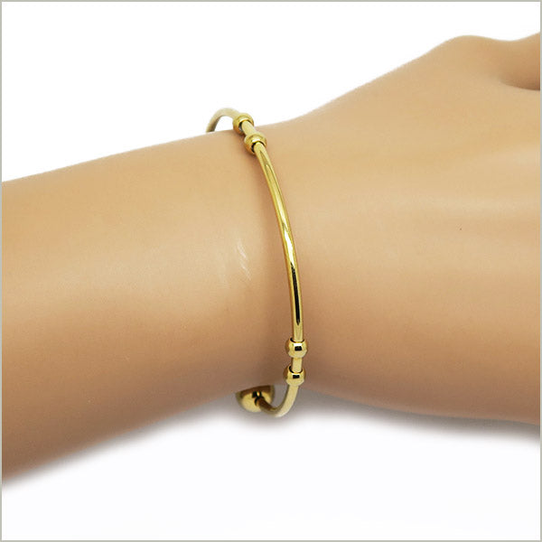 1 bracelet jonc torque ouvert pour charms en acier doré, largeur 2 mm