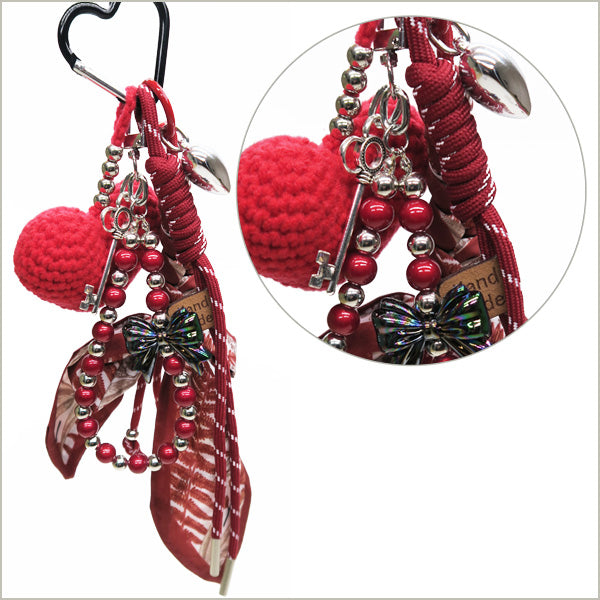1 bijou de sac porte clé coeur rouge