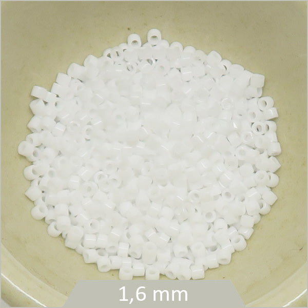 5g de perles Miyuki Delica 11/0, DB0200 blanches mates