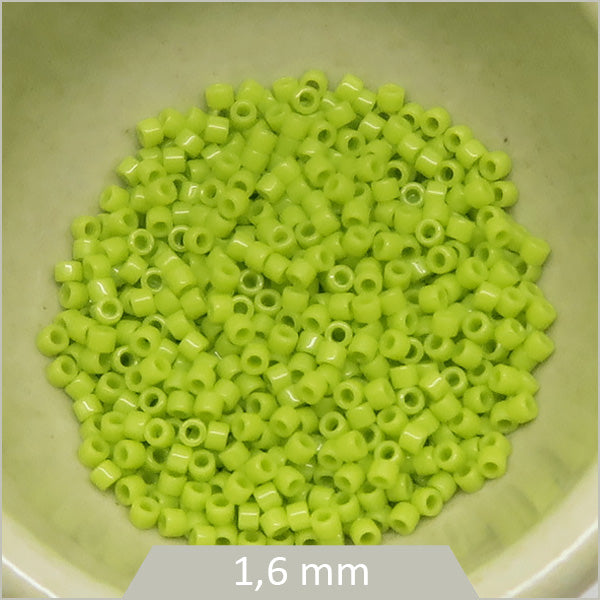 5g de perles Miyuki Delica 11/0, DB0733 vert chartreuse opaque