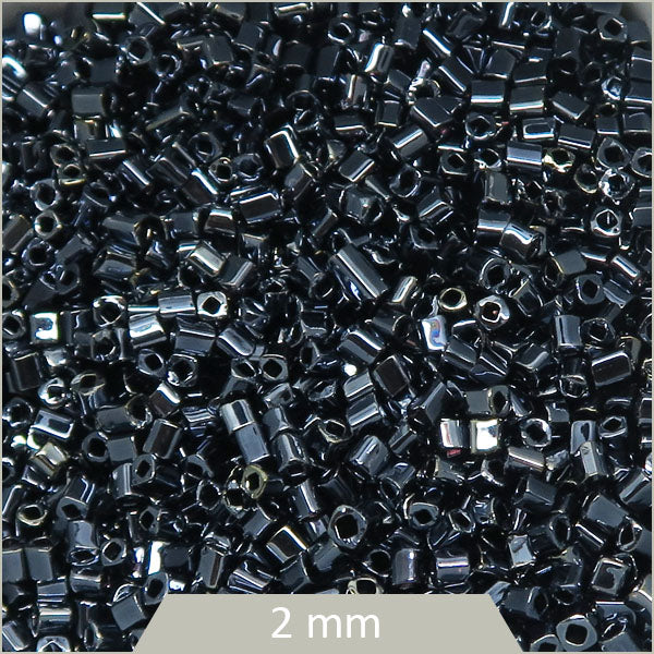 40 g de perles cubes en verre bleu de prusse irisé 12/0, 2 mm