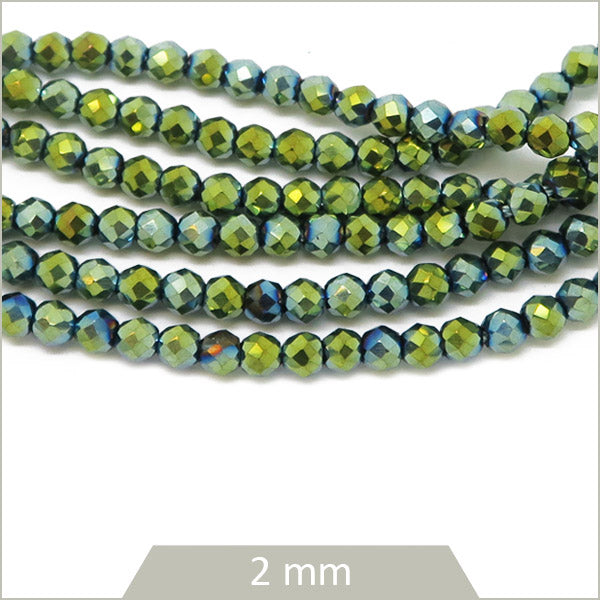 Env. 180 perles de verre rondes à facettes irisé vert, effet métallisé, 2 mm