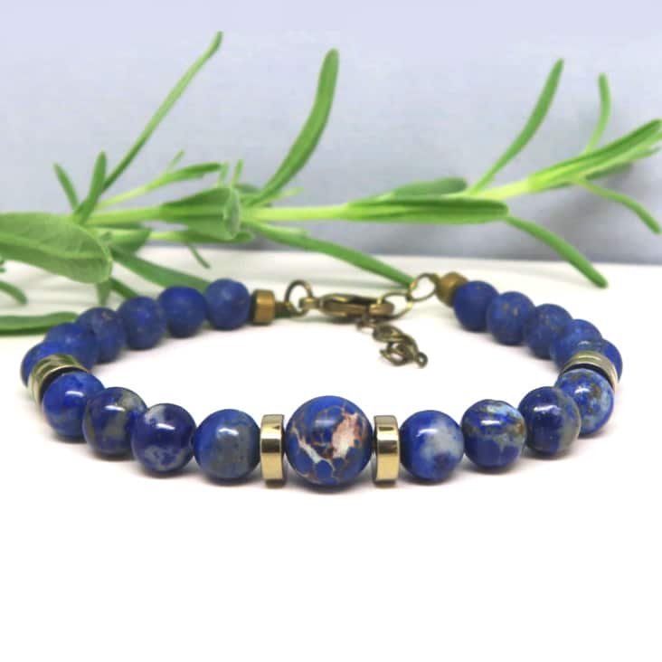 Réaliser un bracelet en pierres naturelle lapis lazuli